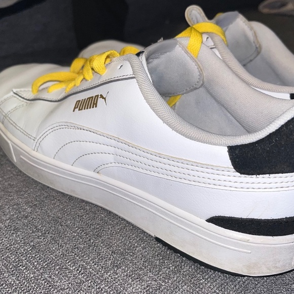 Puma Classic White / Gold Sneakers Shoes. Womens 11.5 - Picture 3 of 5